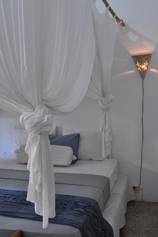 Three Little Birds Homestay Gili Trawangan Buitenkant foto