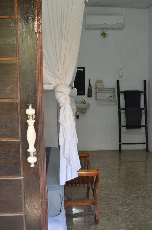 Three Little Birds Homestay Gili Trawangan Buitenkant foto